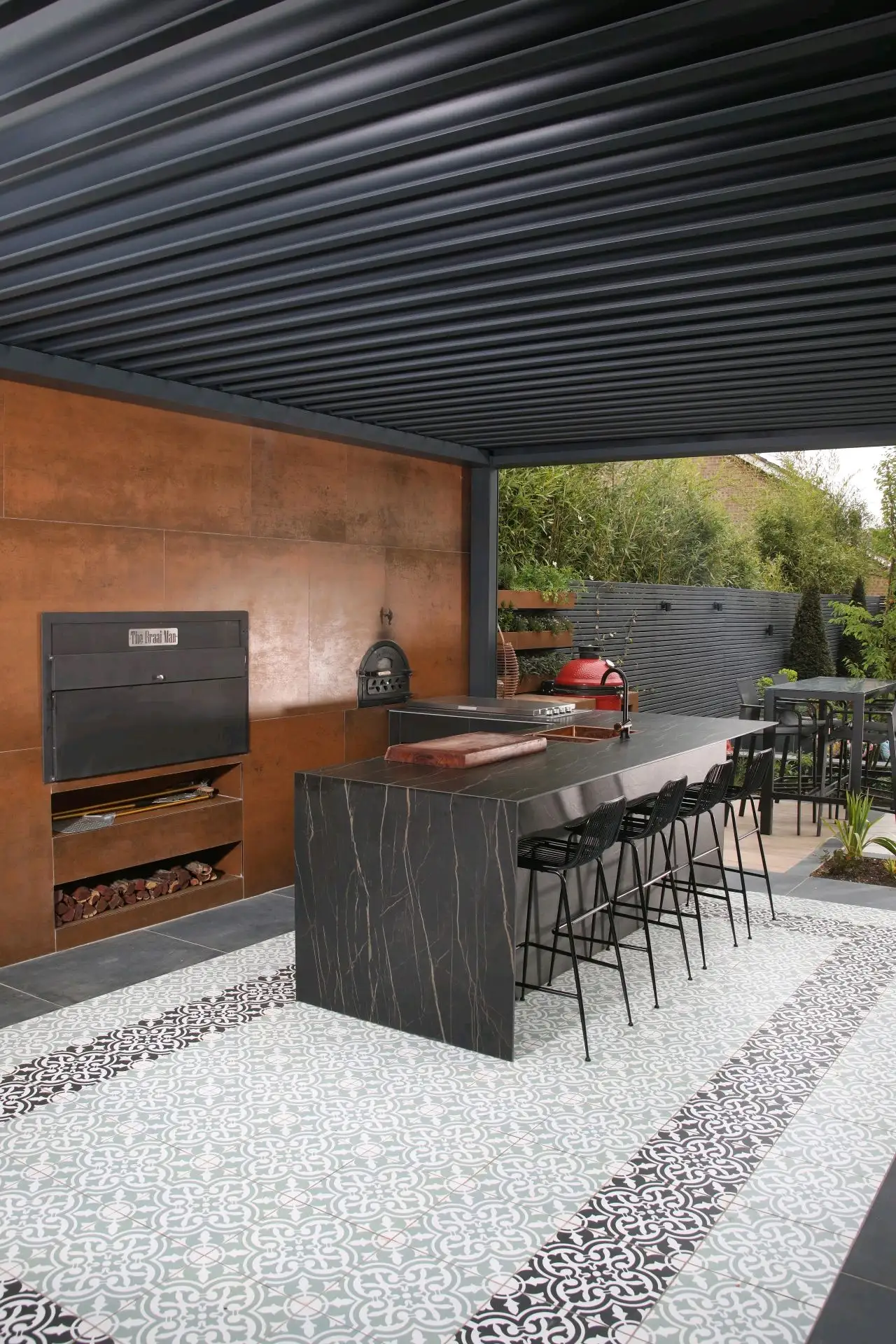 Outdoor Kitchen 2
